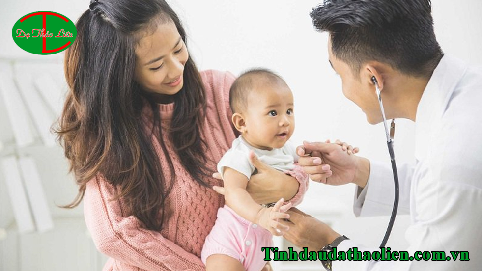 Trẻ bị vi&ecirc;m đường h&ocirc; hấp tr&ecirc;n