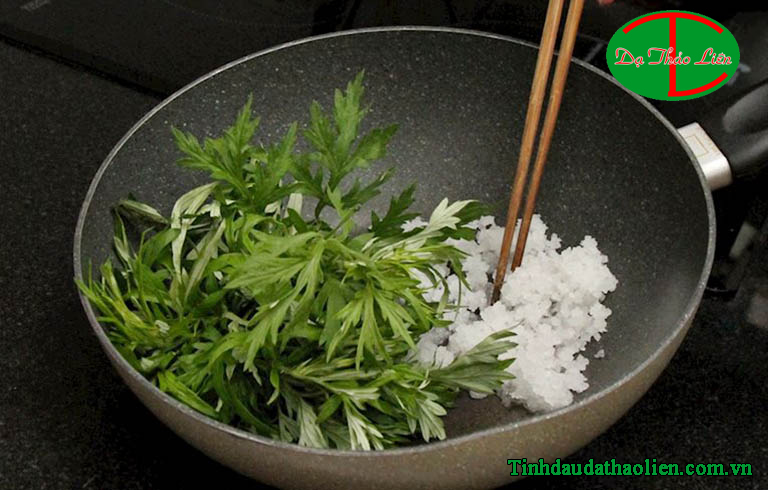 C&ocirc;ng dụng chữa bệnh của c&acirc;y ngải cứu
