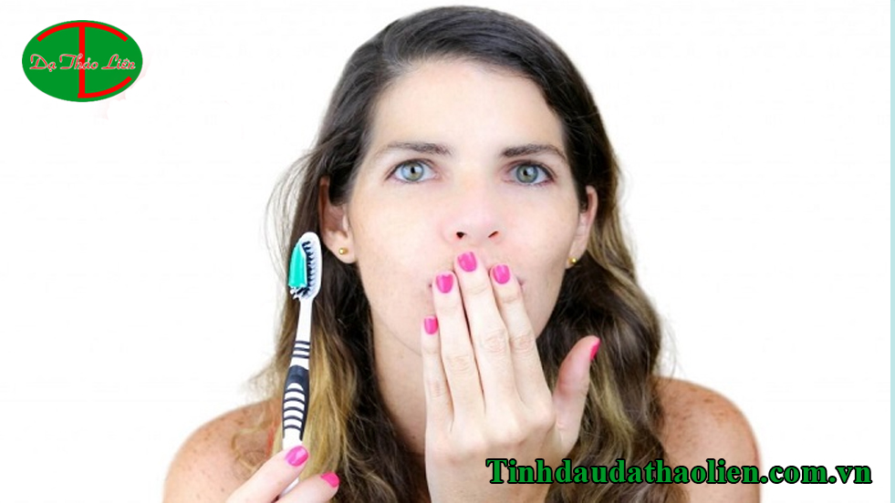 Đánh răng xong vẫn bị hôi miệng